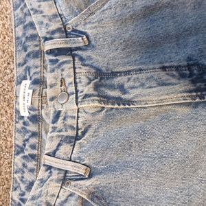 Good American 90's loose fit jeans